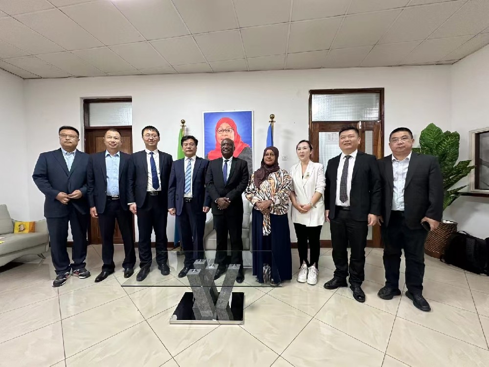 坦桑尼亚🇹🇿工业和商务部部长会见中国🇨🇳商务团一行